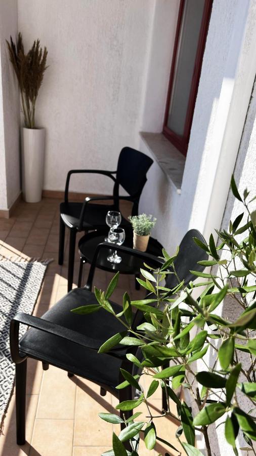 Lilly'S Apartment Plazh Дуррес Экстерьер фото